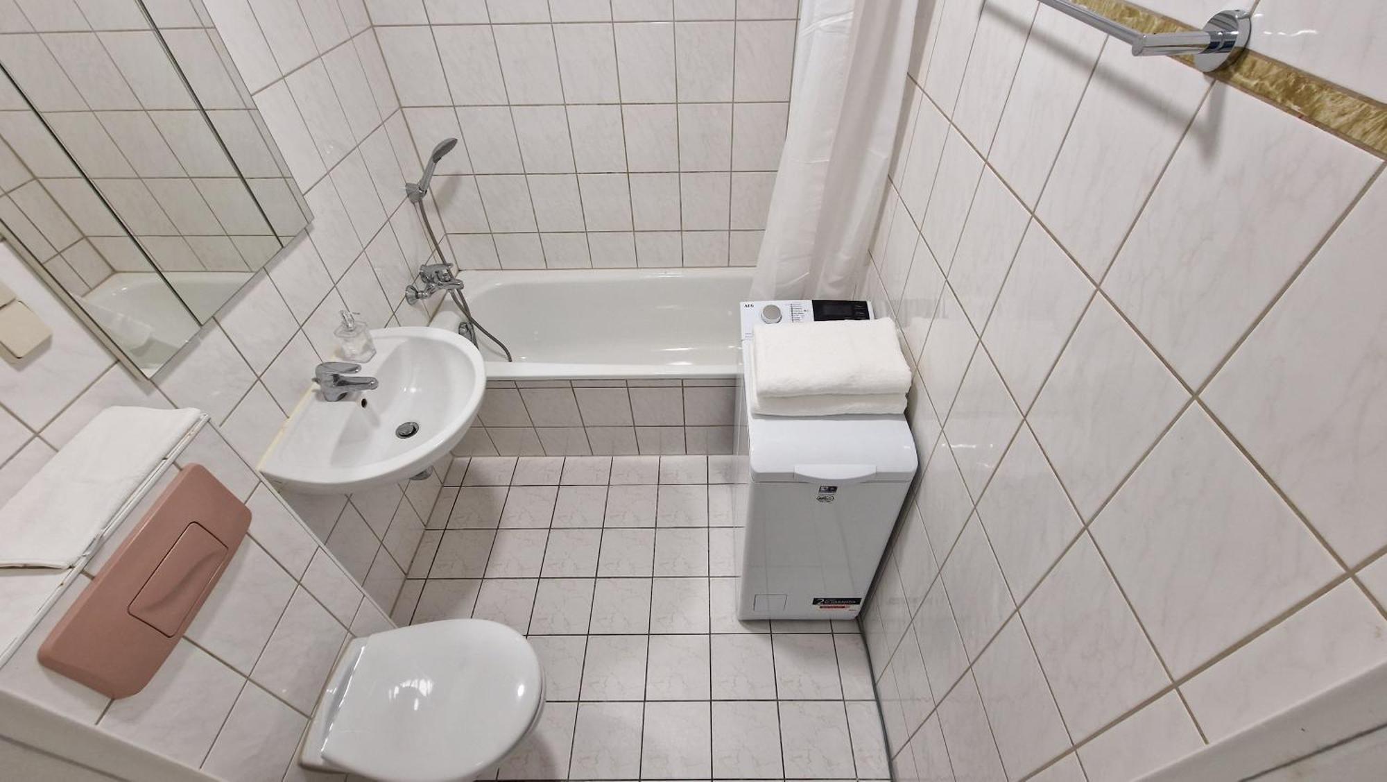 Citycenter Apartment - Bigtv-Ps4-Netflix-Parking Chemnitz Bagian luar foto